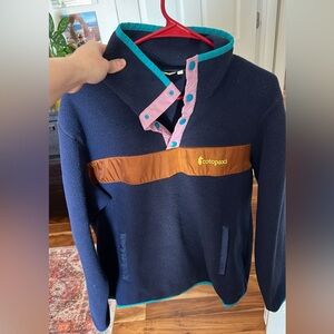 Cotopaxi Women’s Navy Fleece with colorful Accents